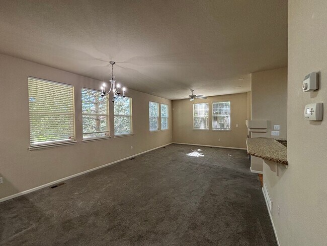 Foto del edificio - 3903 Rock Creek Dr