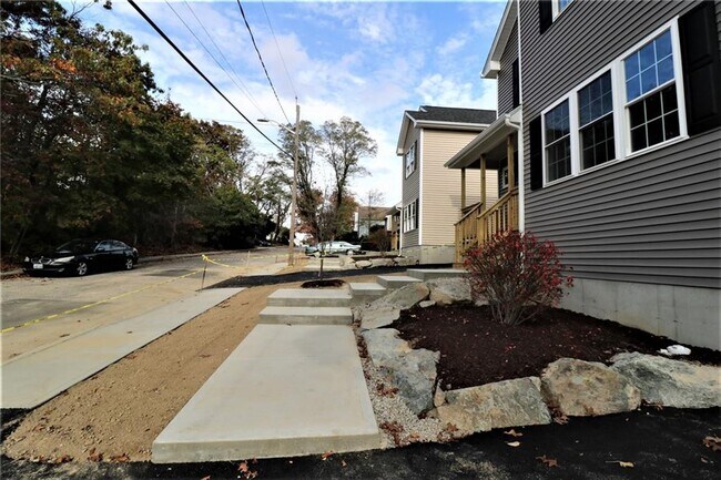 Foto del edificio - 121 Hillcrest Ave
