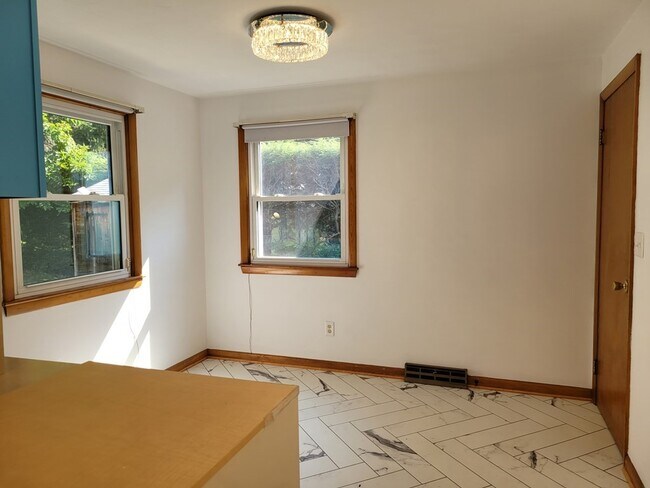 Building Photo - 168 Nevins Ave