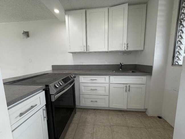 Building Photo - To register for the showing time below, note the 4 digit code: 5635 and click "APPLY NOW."(mobile...