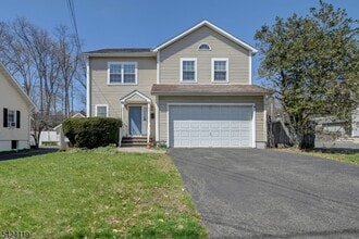 31 Ashwood Ave