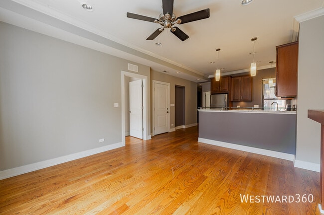 Building Photo - 2432 N Geneva Terrace