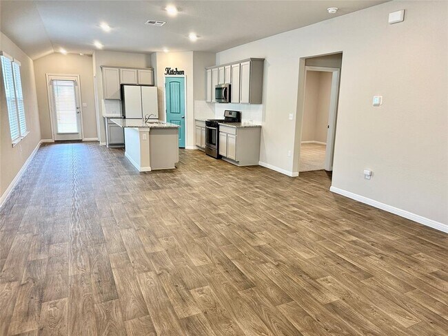 Building Photo - 726 Aster Pl