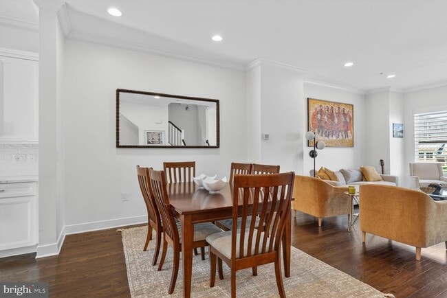 Foto del edificio - 619 E Custis Ave