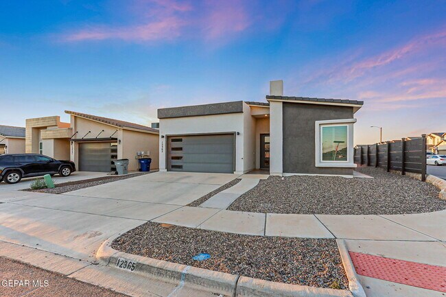 Building Photo - 12365 Desert Pine Ave
