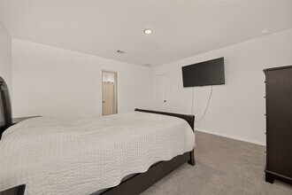 Building Photo - 31338 Black Cherry Holw Dr