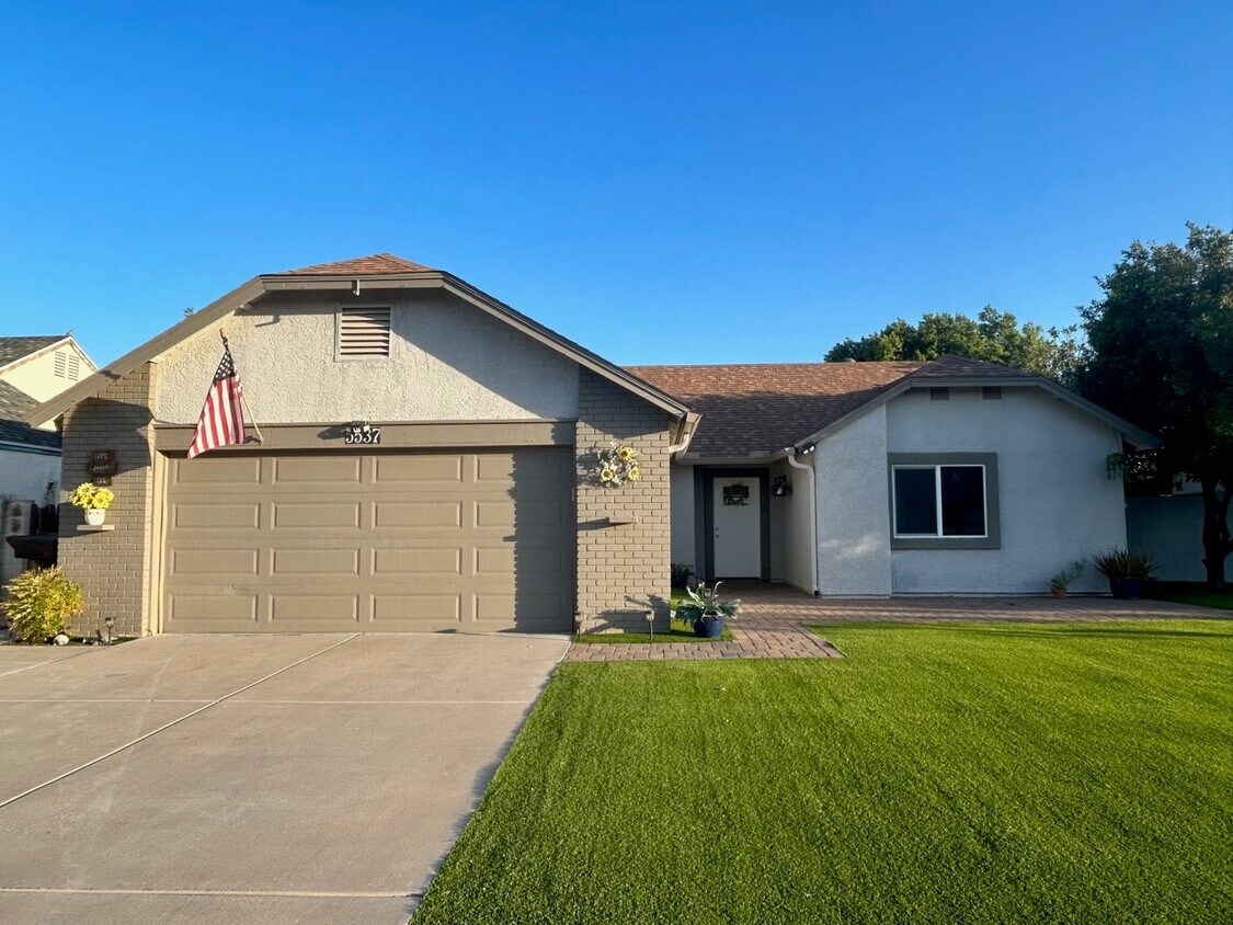 Foto principal - 5537 W Mescal St