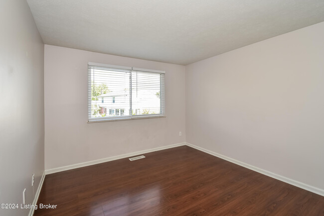 Building Photo - 7015 Apple Orchard Ln