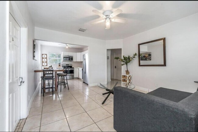 Foto del edificio - 3401 SW 48th Ave