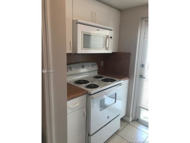 Foto del edificio - 2475-2416 NW 16th St Rd