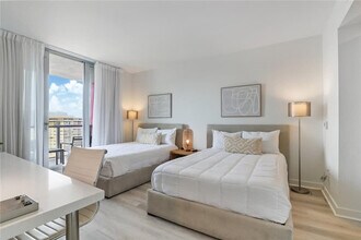 Building Photo - 2602 E Hallandale Beach Blvd