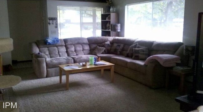 Building Photo - 3 br, 2 bath Apartment - 845 Netters Circle