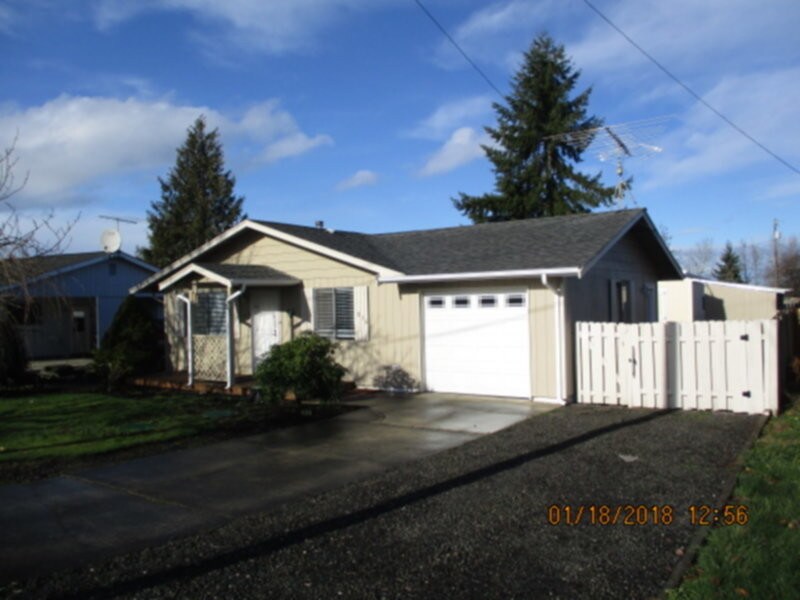 Primary Photo - 830 E Blair Ave