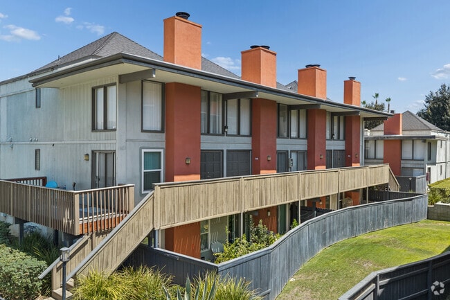 Building Photo - South Hills
