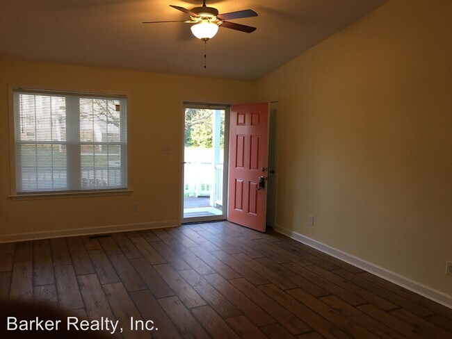 Building Photo - 2 br, 1 bath House - 404 Top Greene Lane