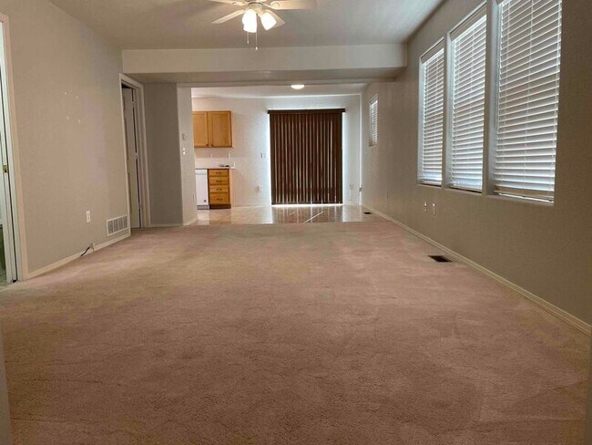 Building Photo - 451 Stardust Ct