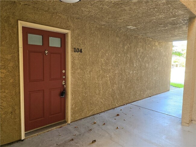 Foto del edificio - 2450 San Gabriel Way