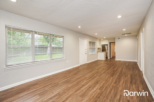 Building Photo - 6215 Schevers Street, Houston, TX 77087