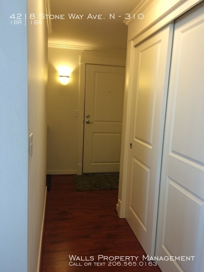 Building Photo - Howard Park Apartments-310