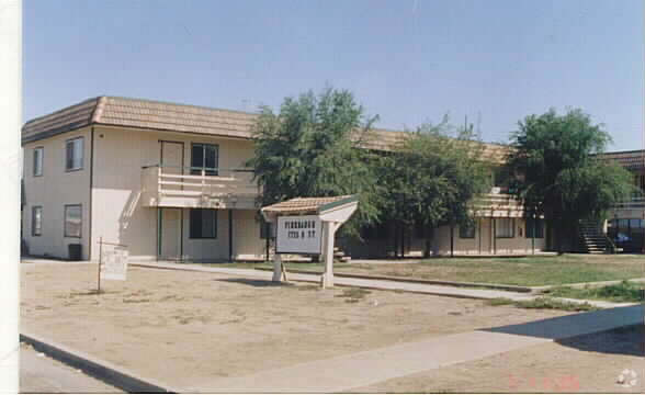 Foto del edificio - Los Olivos Apartments