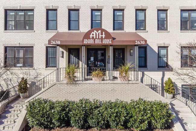 Entrada - 2630 Adams Mill Rd NW