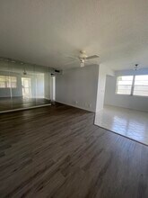 Building Photo - 285 Markham M