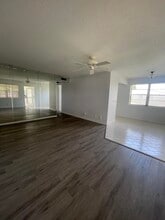 Building Photo - 285 Markham M
