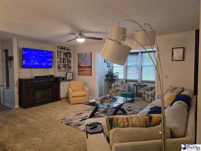 Foto del edificio - 711 Coventry Ln