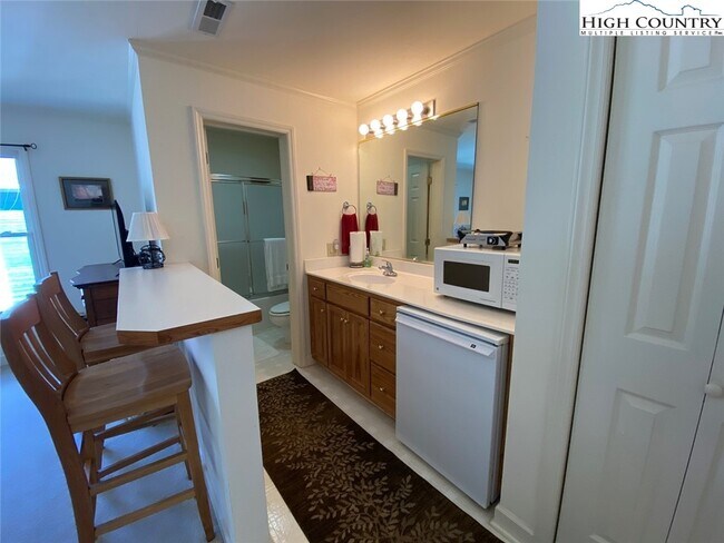 Building Photo - 155 Birkdale Ct