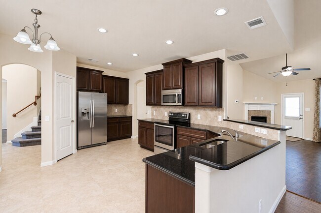 Foto del edificio - 3801 Happy Hollow Ln