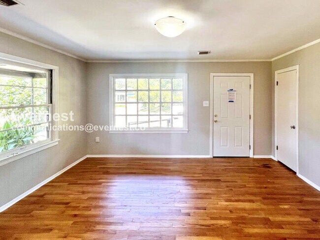 Foto del edificio - 1217 Hendrix Ave