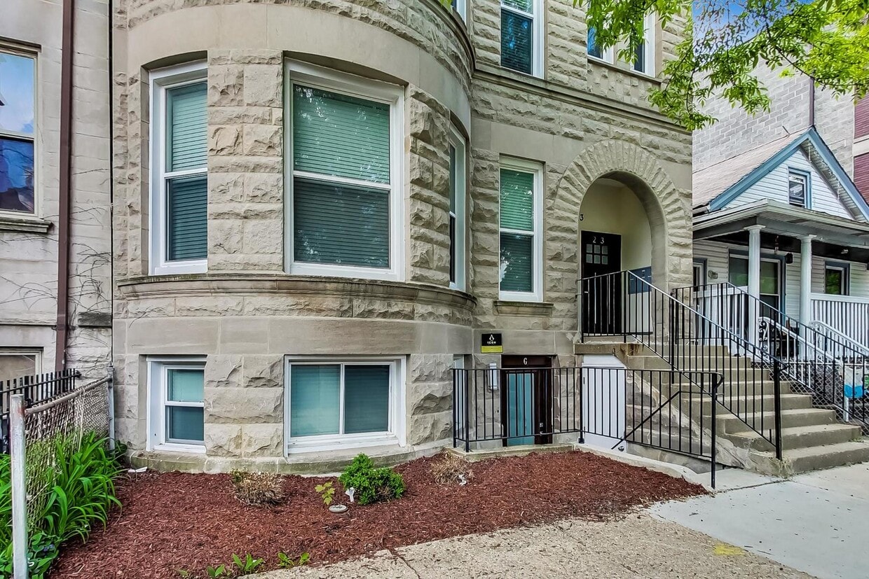 2223 W Washington Blvd Unit G, Chicago, IL 60612 Condo for Rent in