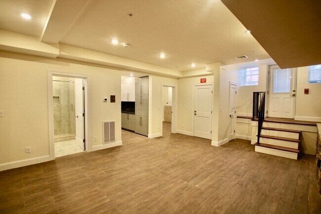 Foto del edificio - 1614 Beacon St