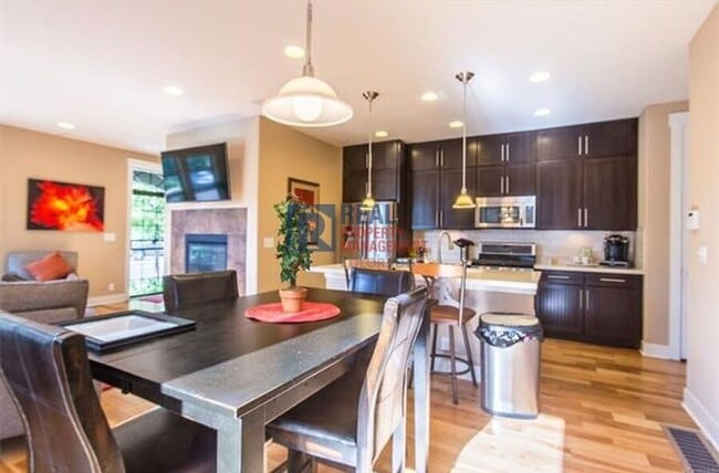 Foto del edificio - 7317 W Center Ave