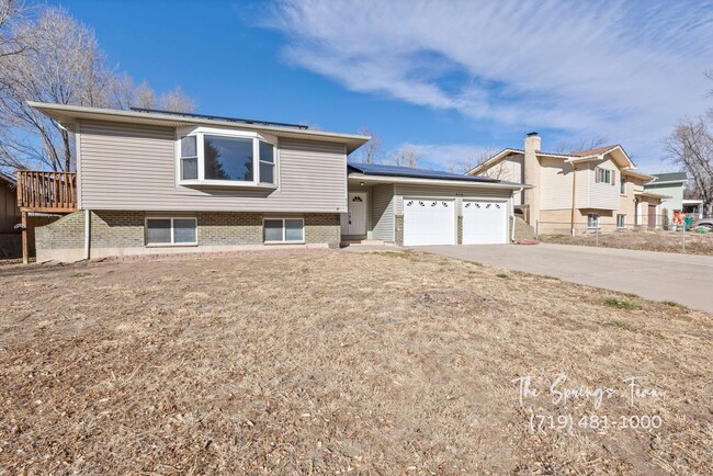 Building Photo - CHARMING 5BD/3BA NEAR FT CARSON - Deposit Waiver Available