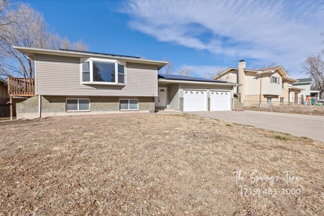 Foto del edificio - CHARMING 5BD/3BA NEAR FT CARSON - Deposit Waiver Available