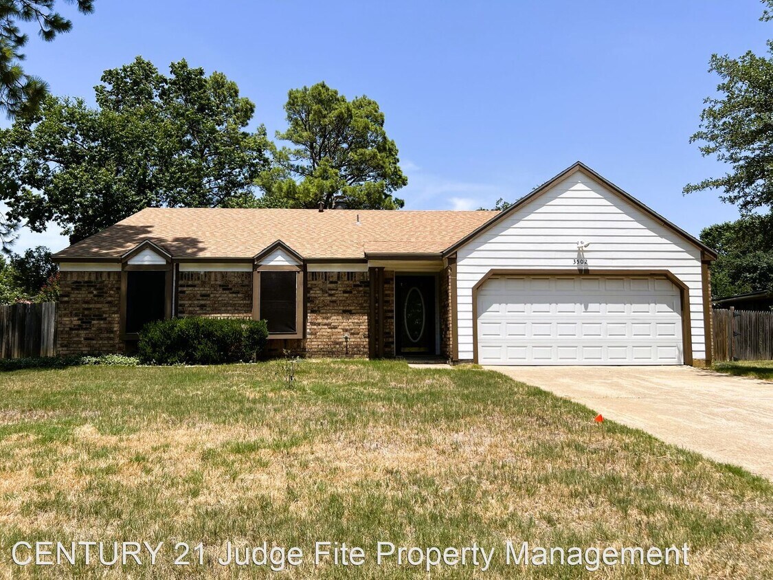 Primary Photo - 3 br, 2 bath House - 3502 Peakview Drive