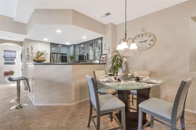 Foto del edificio - MOVE-IN SPECIAL $500 OFF! Otay Ranch - Gorgeous 2 Bed/2 Bath Condo with Garage