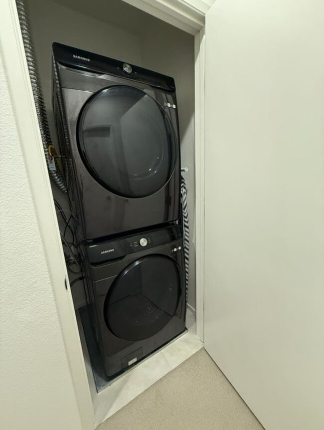Foto del edificio - 5491 Seacliff Pl