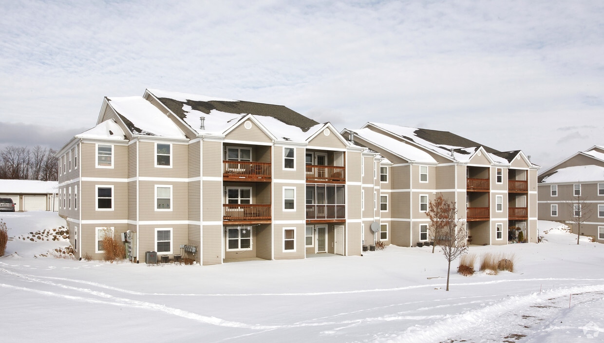 Heatherwood Condos Apartments in Ann Arbor, MI