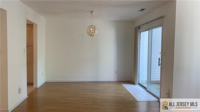 Foto del edificio - 282 Kraemer Ct