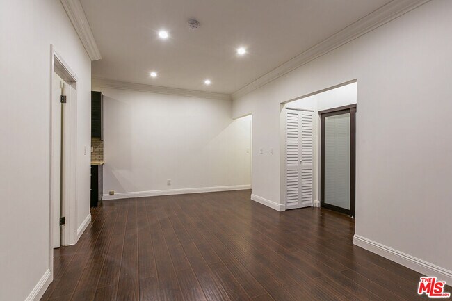 Building Photo - 7223 Willoughby Ave