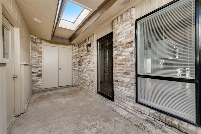 Building Photo - 5814 Meadow Wood Ln