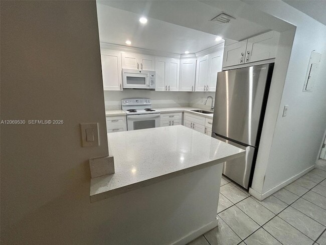Photo - 815 SW 30th Street Unit J Apartment