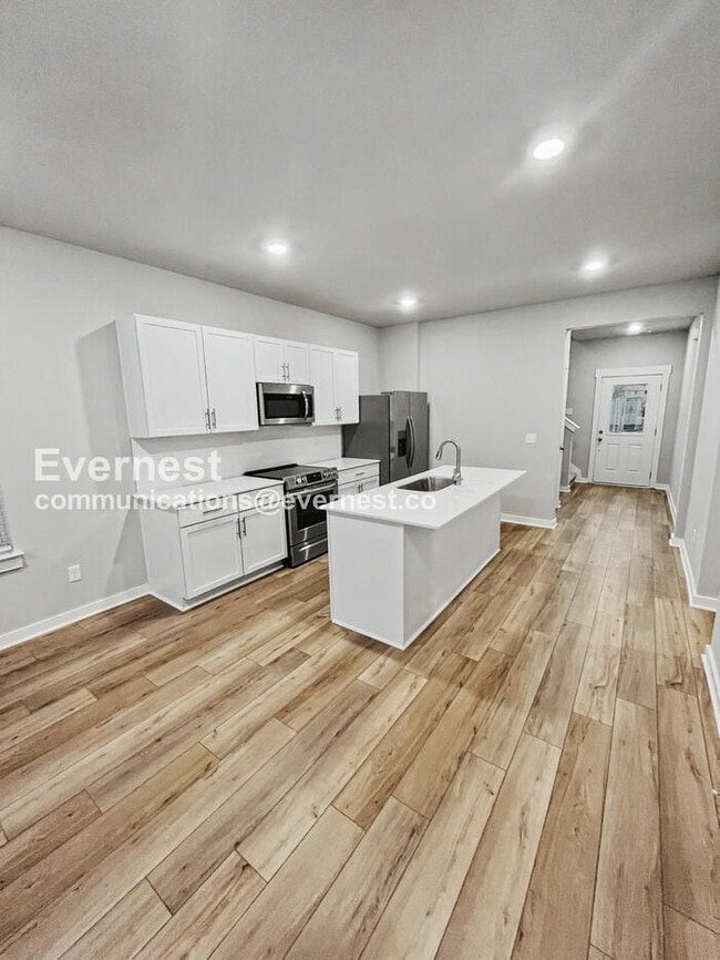 Foto del edificio - 710 Mickelson Wy