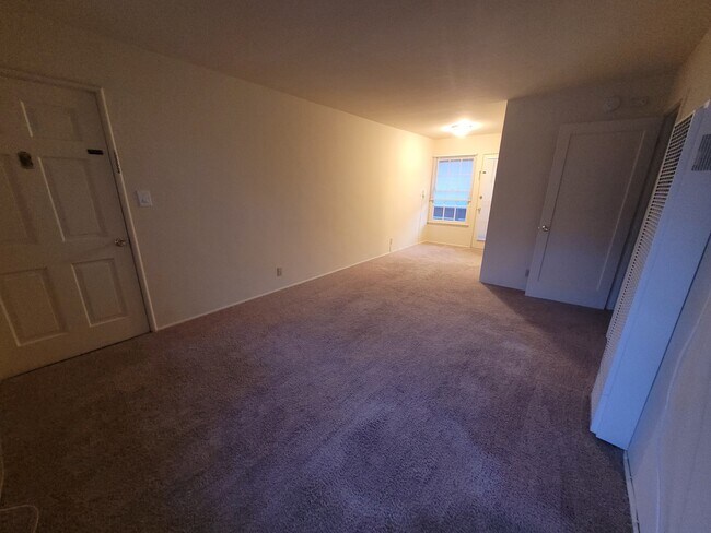 Living Room - 1644 Huntington Dr