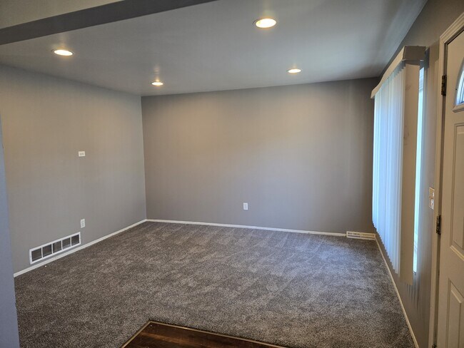 Foto del edificio - 8509 Paige Ave