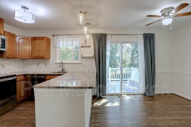 Foto del edificio - 9105 Bryant Ave