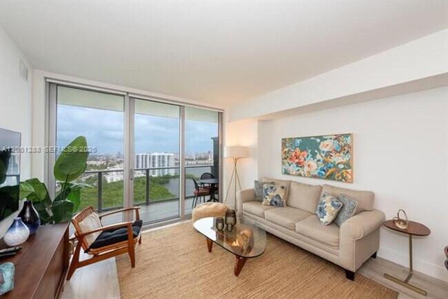 Building Photo - 16385 Biscayne Blvd