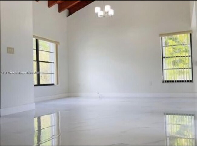 Foto del edificio - 10572 NW 7th Terrace